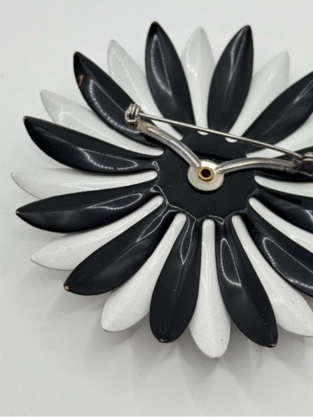 Vintage Brooch Lot – Curated Estate Collection - Picture 5 of 16
